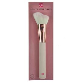 DA Sculpting Face Brush
This brush is suitable for the even application of powder, bronzer or highlight on the face and décolleté.
